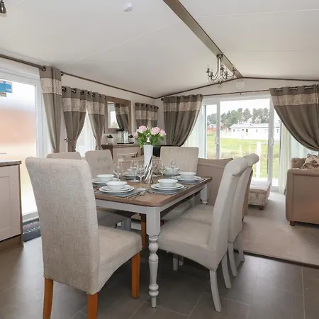 Holiday home Whispering Willows Scarborough